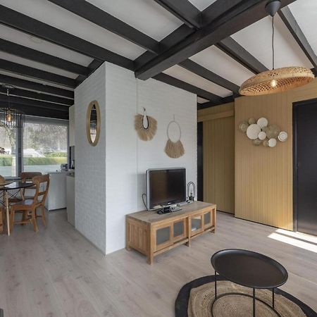 Attractive Bungalow With Modern Furnishings Sint Maartensvlotbrug 外观 照片