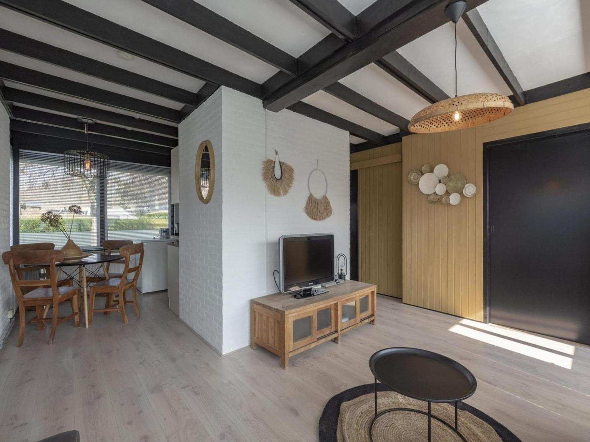 Attractive Bungalow With Modern Furnishings Sint Maartensvlotbrug 外观 照片