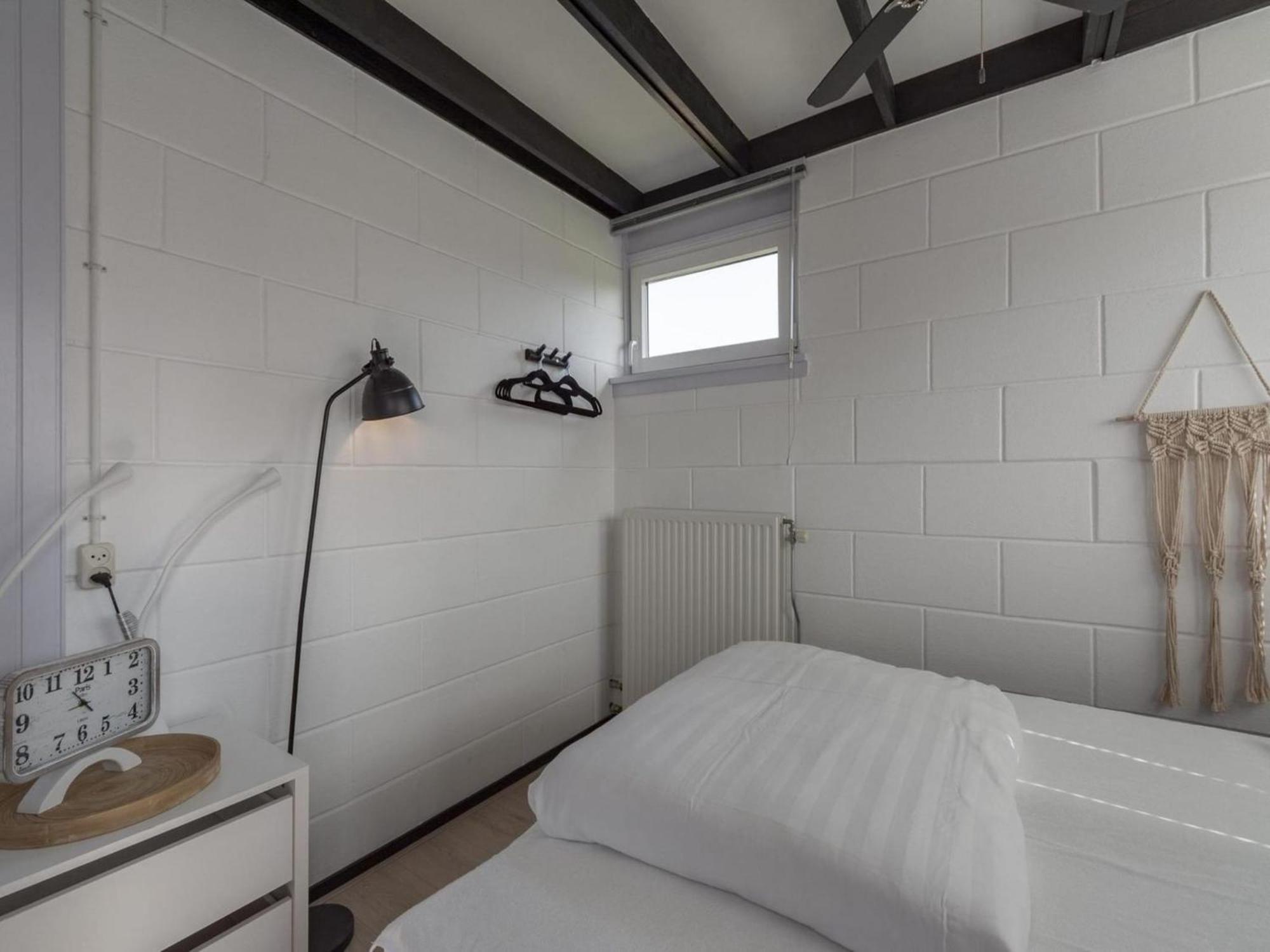 Attractive Bungalow With Modern Furnishings Sint Maartensvlotbrug 外观 照片