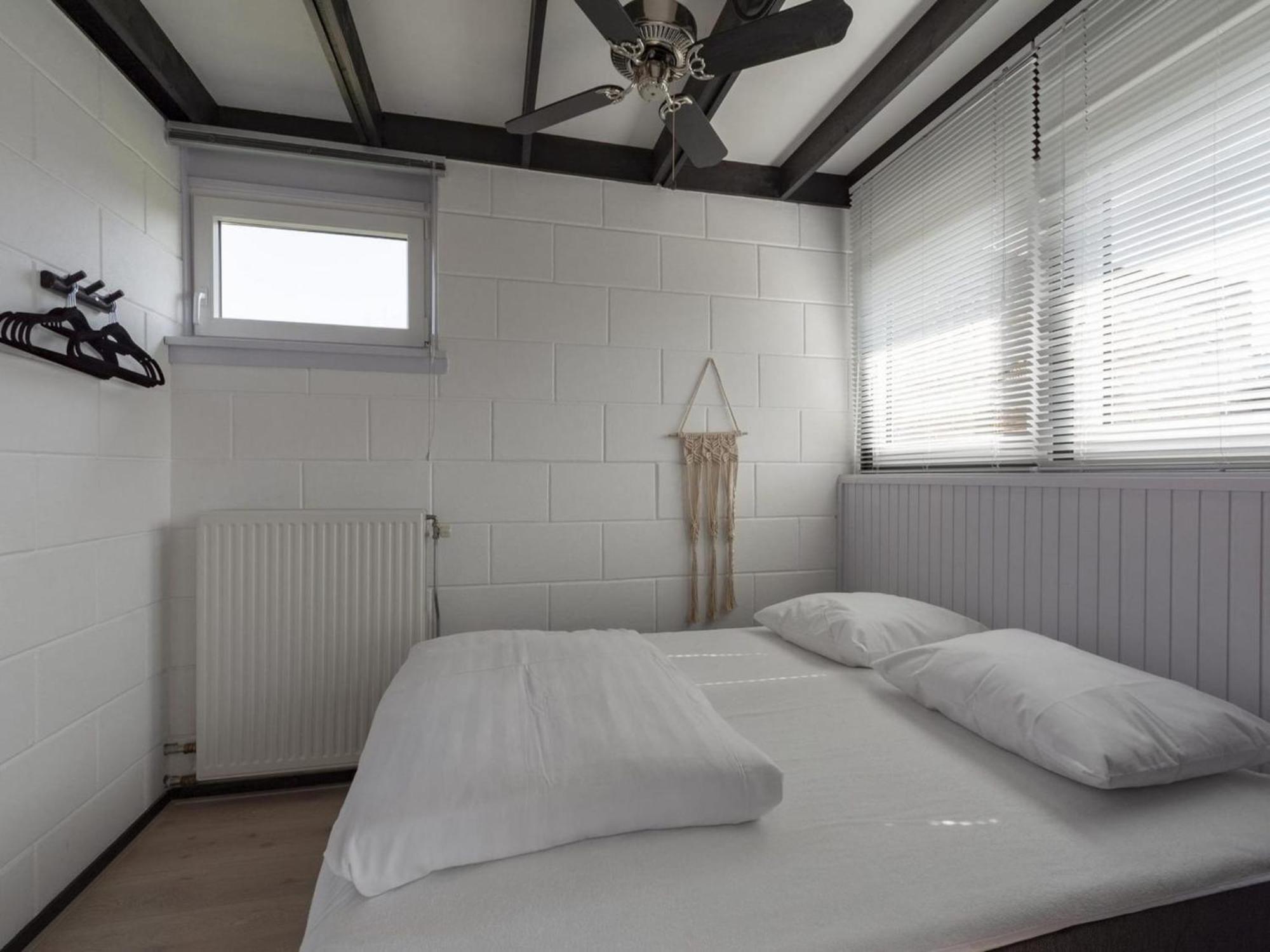 Attractive Bungalow With Modern Furnishings Sint Maartensvlotbrug 外观 照片